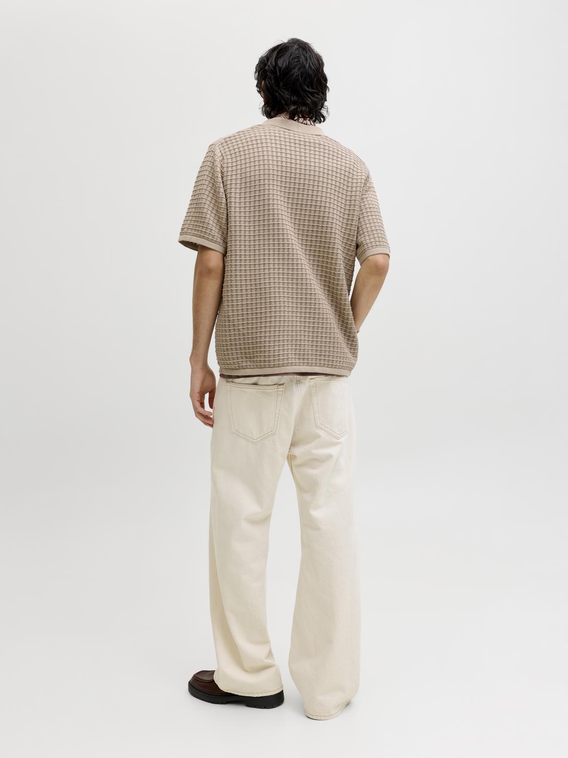 model_shot-back